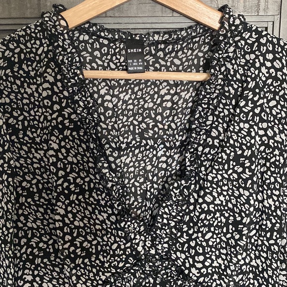 NWOT Large Black and white patterned dress - Picture 6 of 6